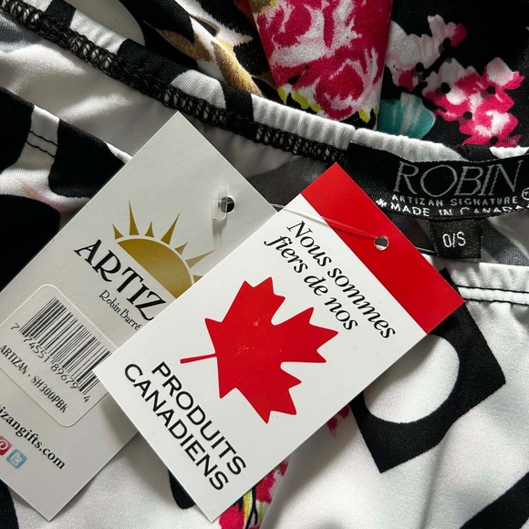 PONCHO, PINK FLORAL (Black, White, Pink, Yellow, Green), ONE SIZE, CANADIAN MADE - Picture 2 of 10